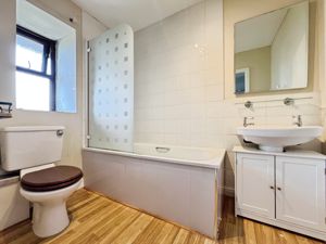 En-Suite- click for photo gallery